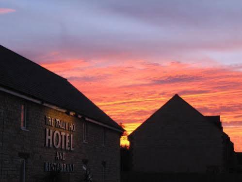 The Tally Ho Hotel - B&B Bicester Exteriör bild