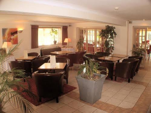 The Tally Ho Hotel - B&B Bicester Exteriör bild
